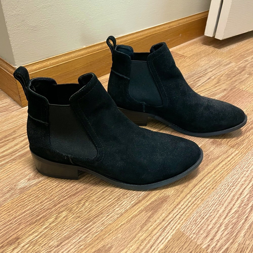 Steve Madden black booties